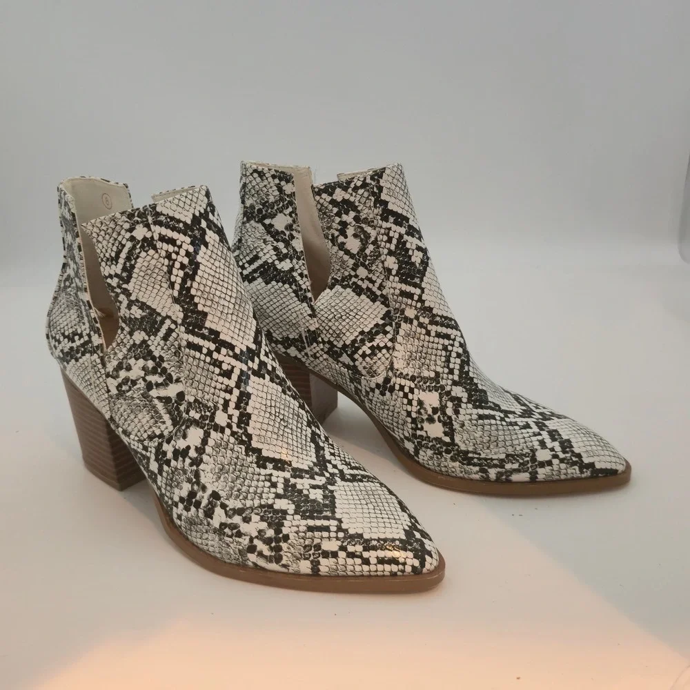 ZBY Women Ankle Boots Size 8 Faux Snakeskin Print Pointed Toe Block Heel Booties